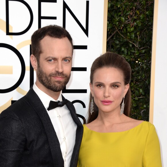 Benjamin Millepied et Natalie Portman (robe Prada) enceinte lors des Golden Globe Awards, Beverly Hills, Los Angeles, le 8 janvier 2016.