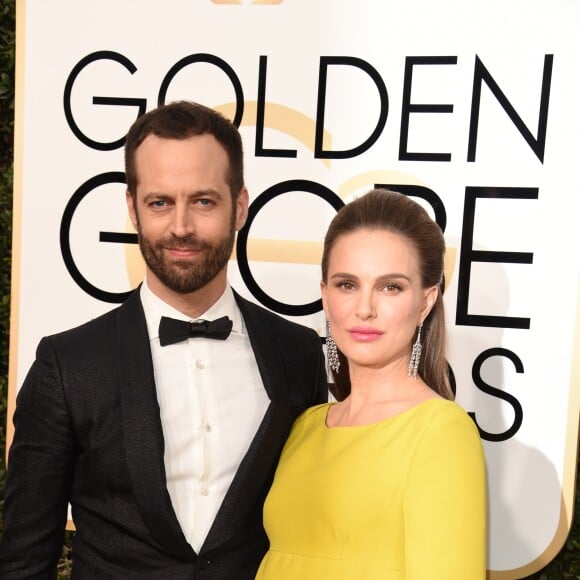 Benjamin Millepied et Natalie Portman (robe Prada) enceinte lors des Golden Globe Awards, Beverly Hills, Los Angeles, le 8 janvier 2016.