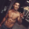 Carl Charron de "The Game Of Love" sexy torse nu, Instagram, 2016