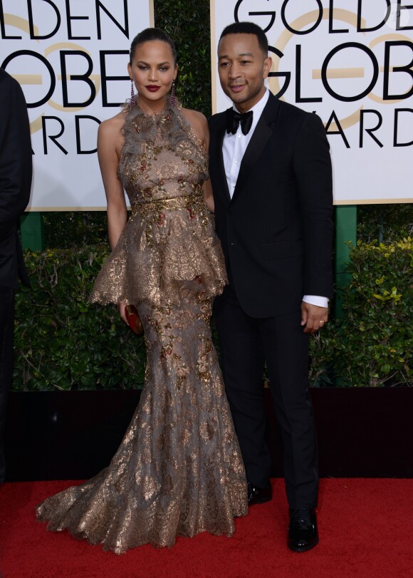 Christine Teigen et son mari John Legend - La 74ème cérémonie annuelle des Golden Globe Awards à Beverly Hills, le 8 janvier 2017.