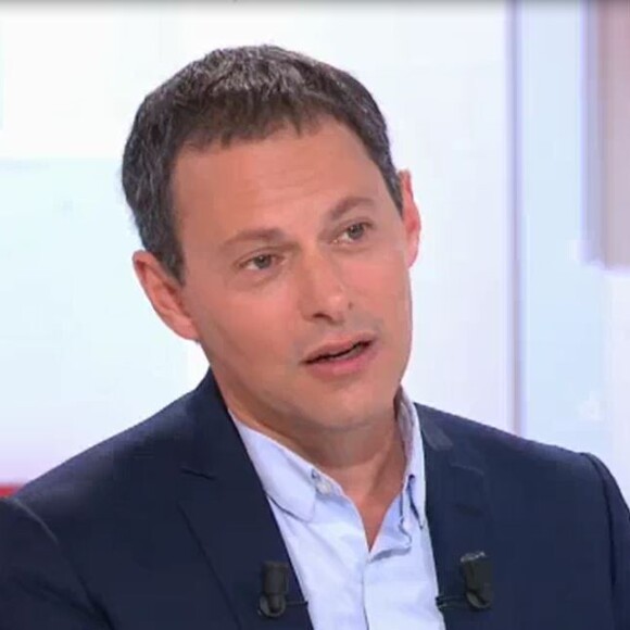 Marc-Olivier Fogiel évoque sa paternité dans "Vivement la télé", dimanche 8 janvier 2017, France 2