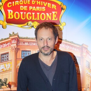 Exclusif - Marc-Olivier Fogiel au nouveau spectacle du cirque Bouglione, au cirque d'hiver à Paris, le 8 octobre 2016. Pour cette nouvelle saison, ces rois du Cirque semblent avoir démultiplié les effets de surprise. Après des décennies triomphales, ils parviennent à vous étonner, subjuguer, fasciner, conquérir, envoûter... toujours davantage. En un mot, à vous transporter dans un autre univers, féerique et magique. Mieux que personne, ils ont le don de faire rimer promesses avec prouesses. Le spectacle se joue du 8 octobre 2016 au 26 février 2017. © CVS/Bestimage