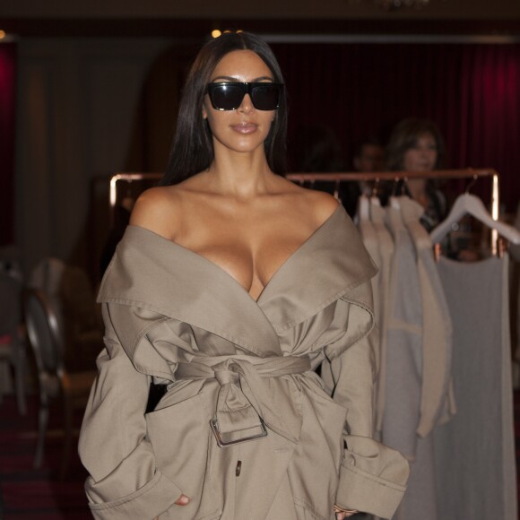 Kim Kardashian au défilé de mode Siran, collection prêt-à-porter Automne-Hiver 2016 lors de la Fashion Week de Paris le 2 octobre 2016 © Siran via Bestimag