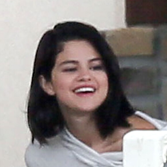 Selena Gomez a été admise au centre de désintoxication à Seymour dans le Tennessee. Atteinte du lupus, Selena Gomez a suivi une chimiothérapie. Le lupus est une maladie chronique qui atteint cinq millions de personnes à travers le monde, et touche en particulier les femmes en âge de procréer, selon la Lupus Foundation of America. Cette maladie auto-immune se caractérise par le fait que le système immunitaire attaque les tissus et les organes de la personne. Le 17 octobre 2016