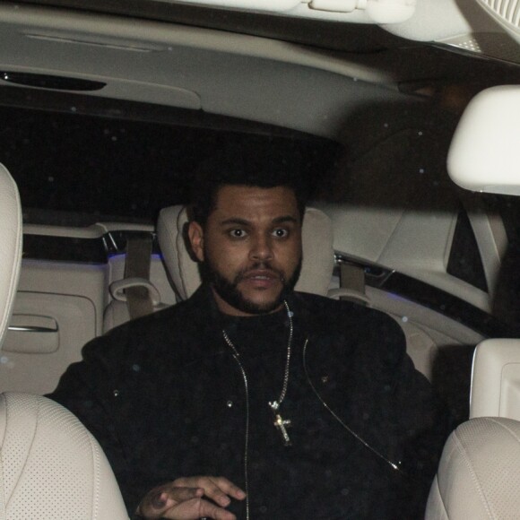 Bella Hadid et The Weeknd (Abel Tesfaye) sortent à 8h00 du matin du Pavillon Etoile à Paris, France, le 1er décembre 2016.