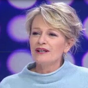 Sophie Davant vexée après avoir été comparée à Barbara Cartland - "C'est au programme", jeudi 12 janvier 2017, France 2