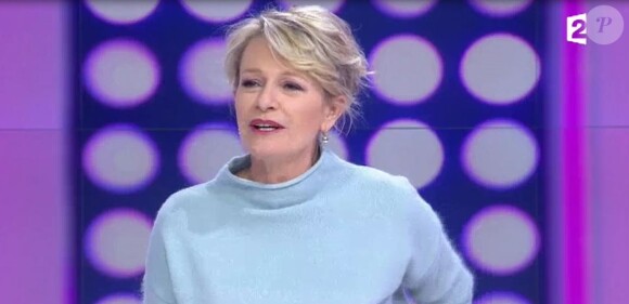 Sophie Davant vexée après avoir été comparée à Barbara Cartland - "C'est au programme", jeudi 12 janvier 2017, France 2
