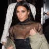 Kim Kardashian sortant de la fête d'anniversaire de Mario Dedivanovic, maquilleur de Kim Kardashian au restaurant Kinu à Paris, le 1er octobre 2016.