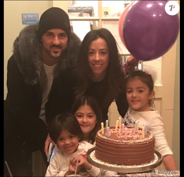 David Villa en famille avec sa femme Patricia et leurs enfants Zaida, Olaya et Luca, fêtant les 11 ans de Zaida en décembre 2016. Photo Instagram.