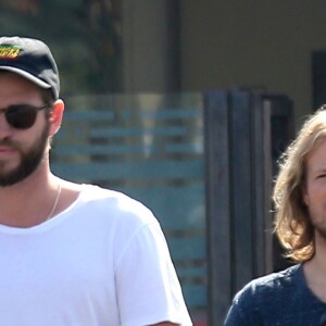 Exclusif - Liam Hemsworth est allé déjeuner avec des amis à Malibu, le 6 novembre 2016