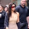 Pascal Duvier (garde du corps) escorte Kim Kardashian fait du shopping chez Holt Renfrew à Toronto, Canada, le 31 août 2016.
