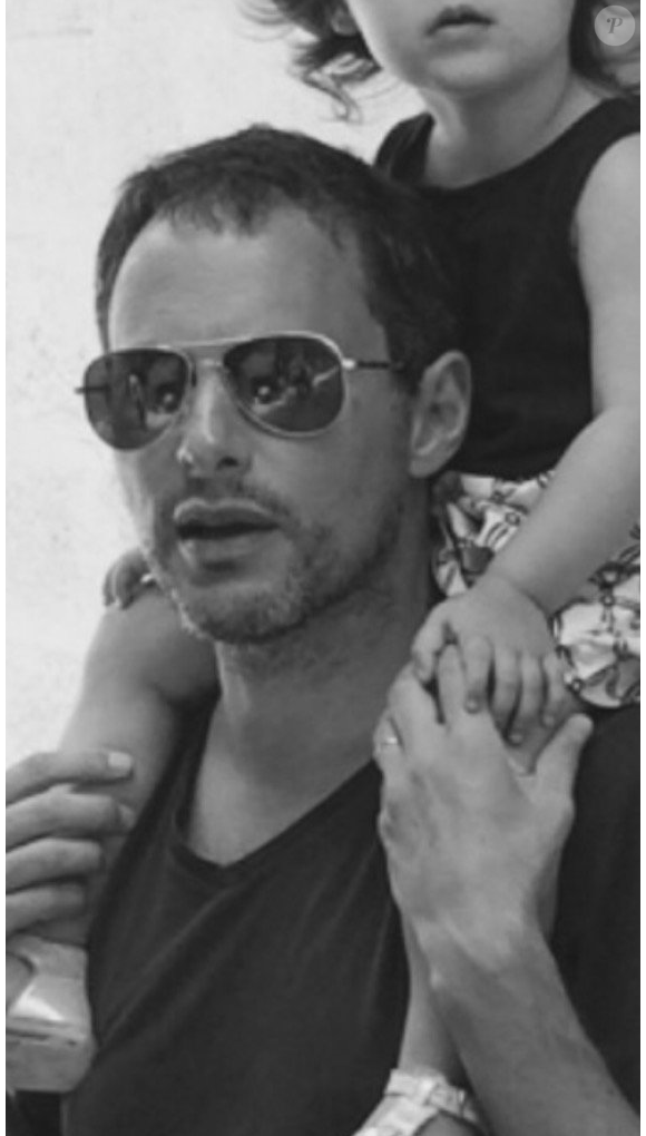 Marc-Olivier Fogiel poste une adorable photo d'une de ses filles. Mai 2016.