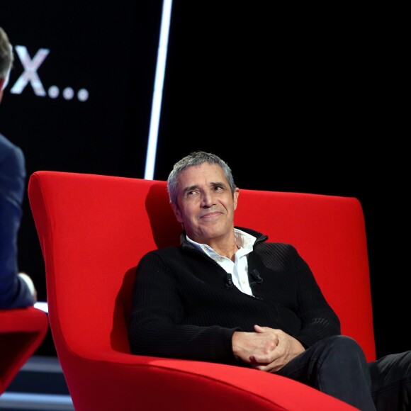 Exclusif - Julien Clerc - Enregistrement de la première émission de la saison 3 du "Divan", dédiée à Julien Clerc et présentée par Marc-Olivier Fogiel à Paris, le 6 Janvier 2017. Elle sera diffusée le 17 janvier 2017, sur France 3. © Dominique Jacovides/Bestimage