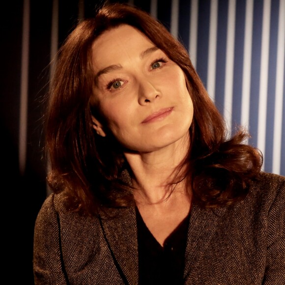 Exclusif - Carla Bruni-Sarkozy - Enregistrement de la première émission de la saison 3 du "Divan", dédiée à Julien Clerc et présentée par Marc-Olivier Fogiel à Paris, le 6 Janvier 2017. Elle sera diffusée le 17 janvier 2017, sur France 3. © Dominique Jacovides/Bestimage