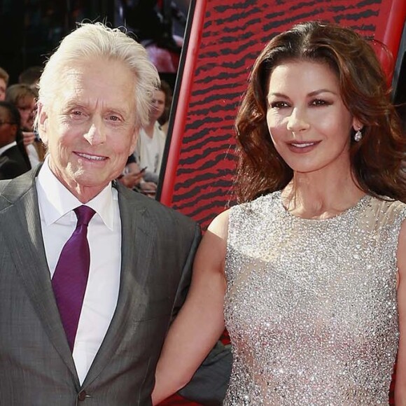Michael Douglas et sa femme Catherine Zeta-Jones - Première du film "Ant-Man" à Londres le 8 juillet 2015