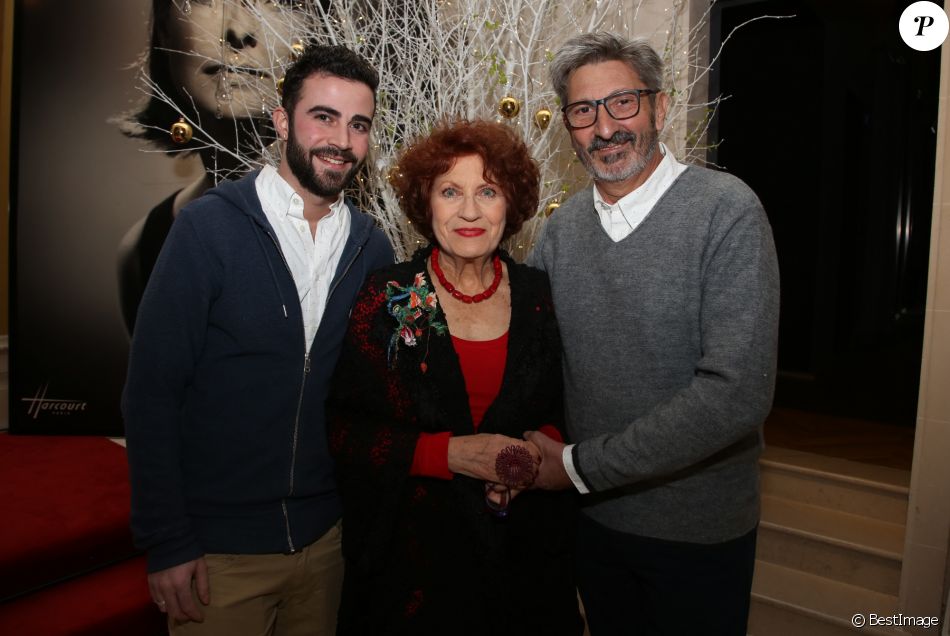 Exclusif Andrea Ferreol Jean Marc Lapiana Et Nico 70eme Anniversaire De La Comedienne Andrea Ferreol Au Studio Harcourt A Paris Le 8 Janvier 17 C Denis Purepeople