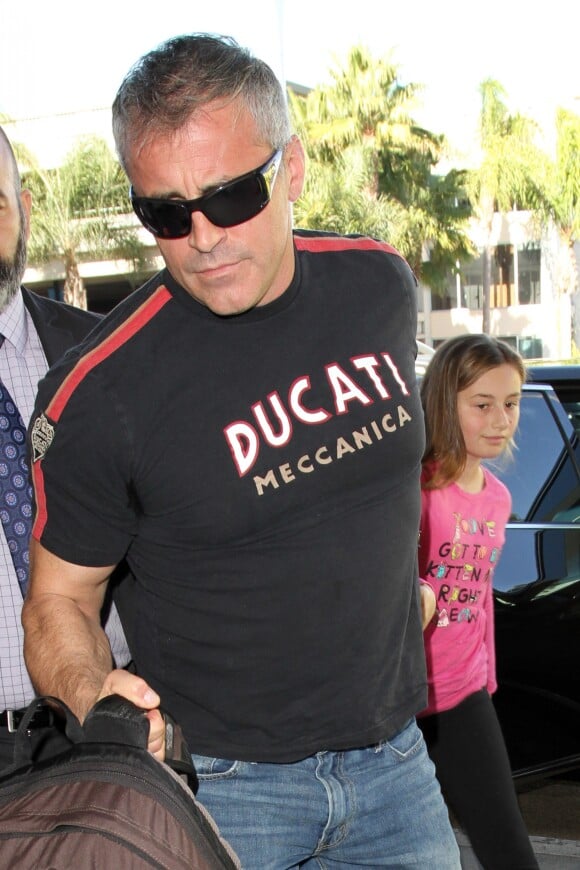 Matt LeBlanc arrive à l'aéroport de Los Angeles avec sa fille Marina Pearl le 20 novembre 2015.