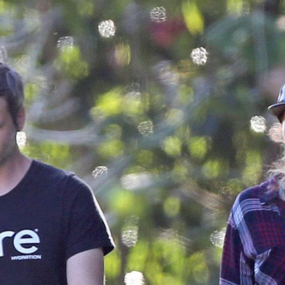 Exclusif - Le producteur de disques Dr. Luke et sa compagne Jessica James se baladent à Kauai, Hawaï, Etats-Unis, le 14 janvier 2017.
