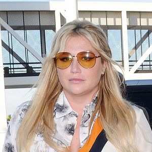 Kesha arrive à l'aéroport de LAX à Los Angeles pour prendre l’avion, le 22 novembre 2016