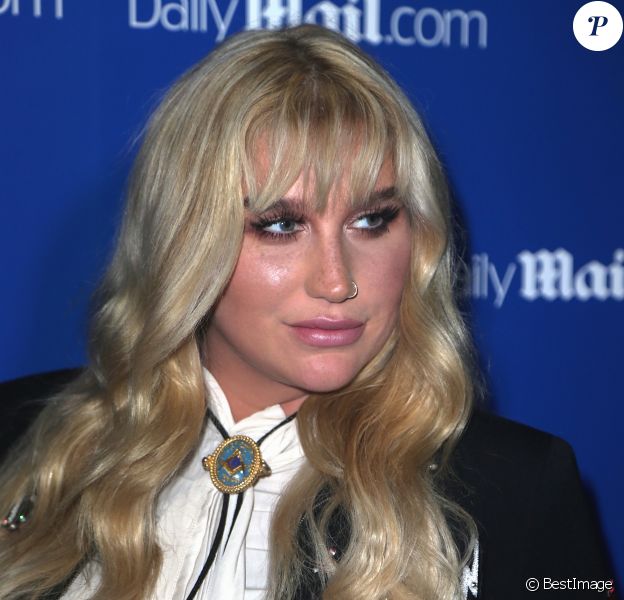 Kesha arrive à la soirée du "DailyMail.com Halloween Party at Heath" à l'hôtel McKittrick à New York, le 27 octobre 2016.