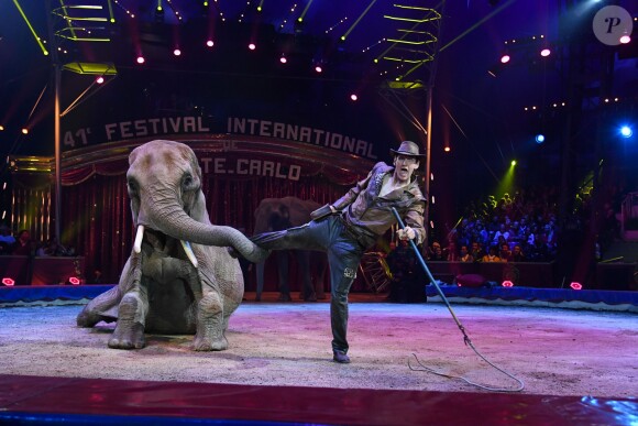 Erwin Frankello's elephants - Soirée d'ouverture du 41ème festival international du cirque de Monte-Carlo le 19 janvier 2017. © Manuel Vitali/Centre de presse Monaco/Bestimage