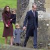 Le prince William, duc de Cambridge, Catherine (Kate) Middleton, duchesse de Cambridge, le prince George de Cambridge et la princesse Charlotte de Cambridge à Englefield, Berkshire, le 25 décembre 2016.