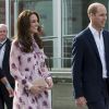 Le prince William, duc de Cambridge et Catherine (Kate) Middleton, duchesse de Cambridge, lors de la Journée mondiale de la santé mentale au London Eye à Londres le 10 octobre 2016res