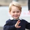 Le prince Georges - Départ du prince William, duc de Cambridge, Catherine (Kate) Middleton, duchesse de Cambridge, accompagnés de leurs enfants, le prince Georges et la princesse Charlotte après leurs voyage de 8 jours au Canada à Victoria le 1er octobre 2016.