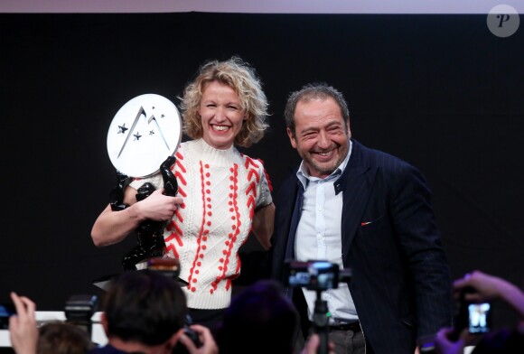 Alexandra Lamy, prix d'interprétation féminine et Patrick Timsit lors de la cérémonie de clôture du 20e Festival du film de comédie à l'Alpe d'Huez, le 21 janvier 2017. © Dominique Jacovides/Bestimage