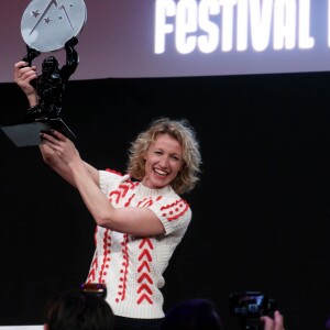 Alexandra Lamy, prix d'interprétation féminine, lors de la cérémonie de clôture du 20e Festival du film de comédie à l'Alpe d'Huez, le 21 janvier 2017. © Dominique Jacovides/Bestimage