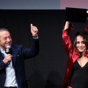 Patrick Timsit et Alice Belaïdi, prix d'interprétation dans un second rôle, lors de la cérémonie de clôture du 20e Festival du film de comédie à l'Alpe d'Huez, le 21 janvier 2017. © Dominique Jacovides/Bestimage