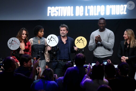 Alice Belaïdi, Ludovic Bernard, Omar Sy, Audrey Lamy lors de la cérémonie de clôture du 20e Festival du film de comédie à l'Alpe d'Huez, le 21 janvier 2017. © Dominique Jacovides/Bestimage