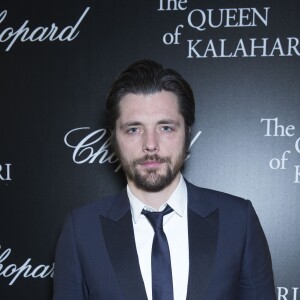 Semi-Exclusif - Raphaël Personnaz lors du photocall de la présentation de la collection Chopard ''The Queen of Kalahari'' au théâtre du Châtelet à Paris, le 21 janvier 2017.