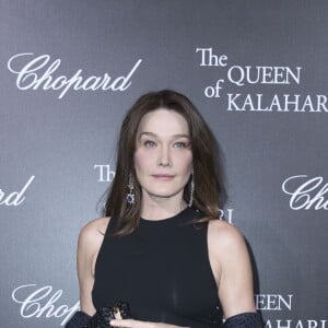 Semi-Exclusif - Carla Bruni-Sarkozy lors du photocall de la présentation de la collection Chopard ''The Queen of Kalahari'' au théâtre du Châtelet à Paris, le 21 janvier 2017.