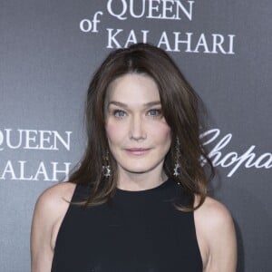 Semi-Exclusif - Carla Bruni-Sarkozy lors du photocall de la présentation de la collection Chopard ''The Queen of Kalahari'' au théâtre du Châtelet à Paris, le 21 janvier 2017.