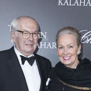 Semi-Exclusif - Karl Scheufele et sa femme Karin Scheufele lors du photocall de la présentation de la collection Chopard ''The Queen of Kalahari'' au théâtre du Châtelet à Paris, le 21 janvier 2017.