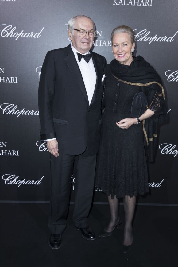 Semi-Exclusif - Karl Scheufele et sa femme Karin Scheufele lors du photocall de la présentation de la collection Chopard ''The Queen of Kalahari'' au théâtre du Châtelet à Paris, le 21 janvier 2017.