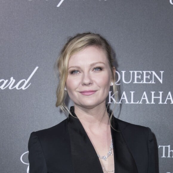 Semi-Exclusif - Kirsten Dunst lors du photocall de la présentation de la collection Chopard ''The Queen of Kalahari'' au théâtre du Châtelet à Paris, le 21 janvier 2017.