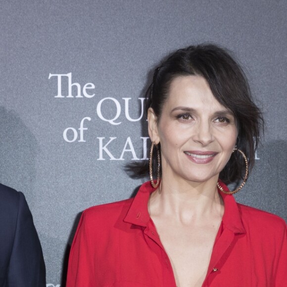 Semi-Exclusif - Raphaël Personnaz, Juliette Binoche et Caroline Scheufele lors du photocall de la présentation de la collection Chopard ''The Queen of Kalahari'' au théâtre du Châtelet à Paris, le 21 janvier 2017.