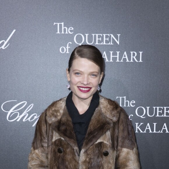 Semi-Exclusif - Mélanie Thierry lors du photocall de la présentation de la collection Chopard ''The Queen of Kalahari'' au théâtre du Châtelet à Paris, le 21 janvier 2017.