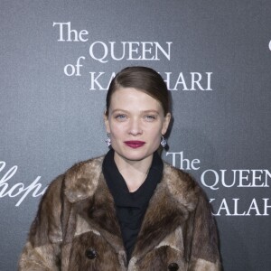 Semi-Exclusif - Mélanie Thierry lors du photocall de la présentation de la collection Chopard ''The Queen of Kalahari'' au théâtre du Châtelet à Paris, le 21 janvier 2017.