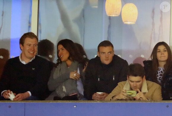 Jamie Vardy et sa femme Rebekah dans les tribunes du King Power Stadium à Leicester le 31 décembre 2016. Le footballeur a eu le 8 janvier 2017 son deuxième enfant avec sa femme Rebekah, Finley.