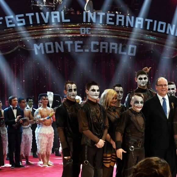 Le prince Albert II de Monaco, la princesse Stéphanie de Monaco et la Troupe Trushin (Clown d'Or) - Soirée de gala du 41ème festival du cirque de Monte-Carlo à Monaco, le 24 Janvier 2017. © Manuel Vitali/Centre de Presse Monaco/Bestimage