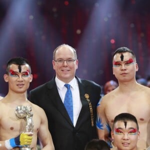 Le prince Albert II de Monaco avec la troupe XianJiang (Clown d'argent) - Soirée de gala du 41ème festival du cirque de Monte-Carlo à Monaco, le 24 Janvier 2017. © Claudia Albuquerque/Bestimage