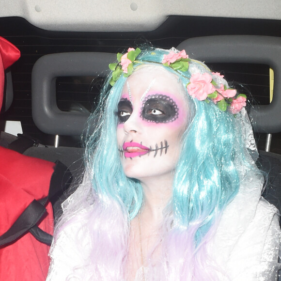 Lily Allen et son petit ami le Dj Meridian Dan arrivent à la soirée de Jonathan Ross pour Halloween à Londres, le 31 octobre 2016.