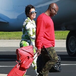 Kris Jenner, Corey Gamble, Kourtney Kardashian, ses enfants Mason, Penelope et Reign Disick, Kim Kardashian, ses enfants North et Saint West, Kylie Jenner, Tyga et son fils King Cairo prennent un jet privé à l'aéroport de Van Nuys. Los Angeles, le 26 janvier 2017.