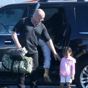 Kris Jenner, Corey Gamble, Kourtney Kardashian, ses enfants Mason, Penelope et Reign Disick, Kim Kardashian, ses enfants North et Saint West, Kylie Jenner, Tyga et son fils King Cairo prennent un jet privé à l'aéroport de Van Nuys. Los Angeles, le 26 janvier 2017.