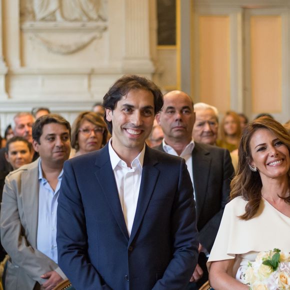 Exclusif - Elsa Fayer et Zach Hanoun - Mariage de Elsa Fayer et Zach Hanoun à la mairie du 16ème arrondissement de Paris le 20 septembre 2016. Un mariage dans l'intimité , entourée de sa famille. Côté travail, à partir du 28 janvier 2017, Elsa Fayer présentera sur TF1 l'émission "C'est le Bouquet, la bataille des Fleuristes" à 16h05 avec à ses côtés Gilles Pavan et Djordje Varda. © Cyril Moreau / Bestimage 20/09/2016 - Paris
