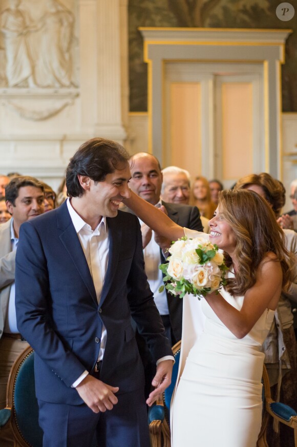 Exclusif - Elsa Fayer et Zach Hanoun - Mariage de Elsa Fayer et Zach Hanoun à la mairie du 16ème arrondissement de Paris le 20 septembre 2016. Un mariage dans l'intimité , entourée de sa famille. Côté travail, à partir du 28 janvier 2017, Elsa Fayer présentera sur TF1 l'émission "C'est le Bouquet, la bataille des Fleuristes" à 16h05 avec à ses côtés Gilles Pavan et Djordje Varda. © Cyril Moreau / Bestimage 20/09/2016 - Paris