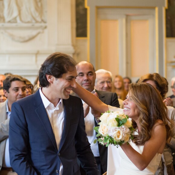 Exclusif - Elsa Fayer et Zach Hanoun - Mariage de Elsa Fayer et Zach Hanoun à la mairie du 16ème arrondissement de Paris le 20 septembre 2016. Un mariage dans l'intimité , entourée de sa famille. Côté travail, à partir du 28 janvier 2017, Elsa Fayer présentera sur TF1 l'émission "C'est le Bouquet, la bataille des Fleuristes" à 16h05 avec à ses côtés Gilles Pavan et Djordje Varda. © Cyril Moreau / Bestimage 20/09/2016 - Paris